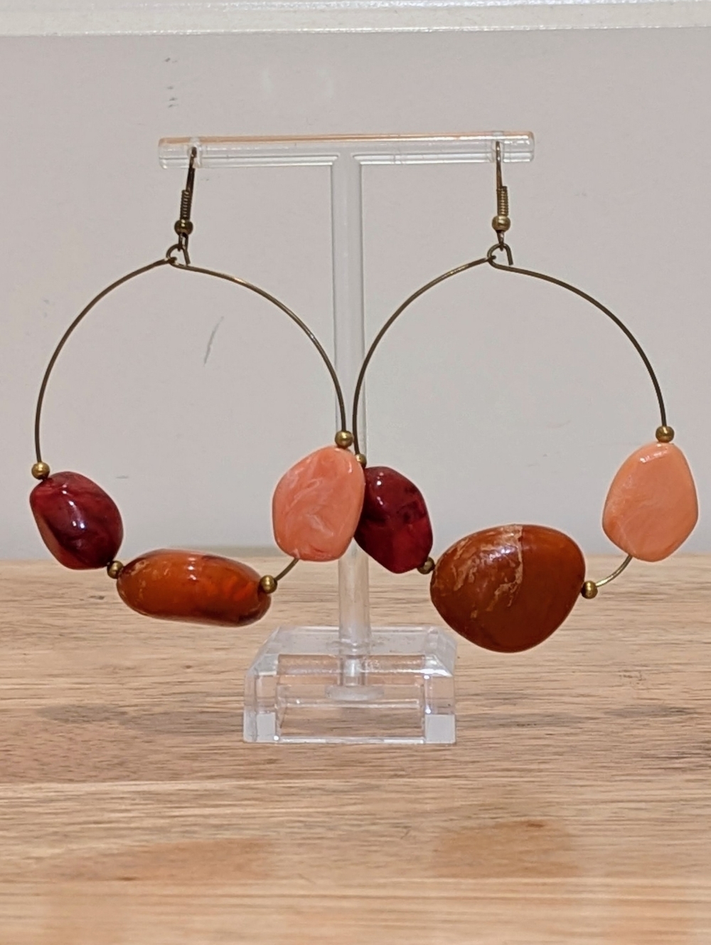 GUC Vintage 90s 2.5" Goldtone Dangle Earrings with Faux Carnelian Stones